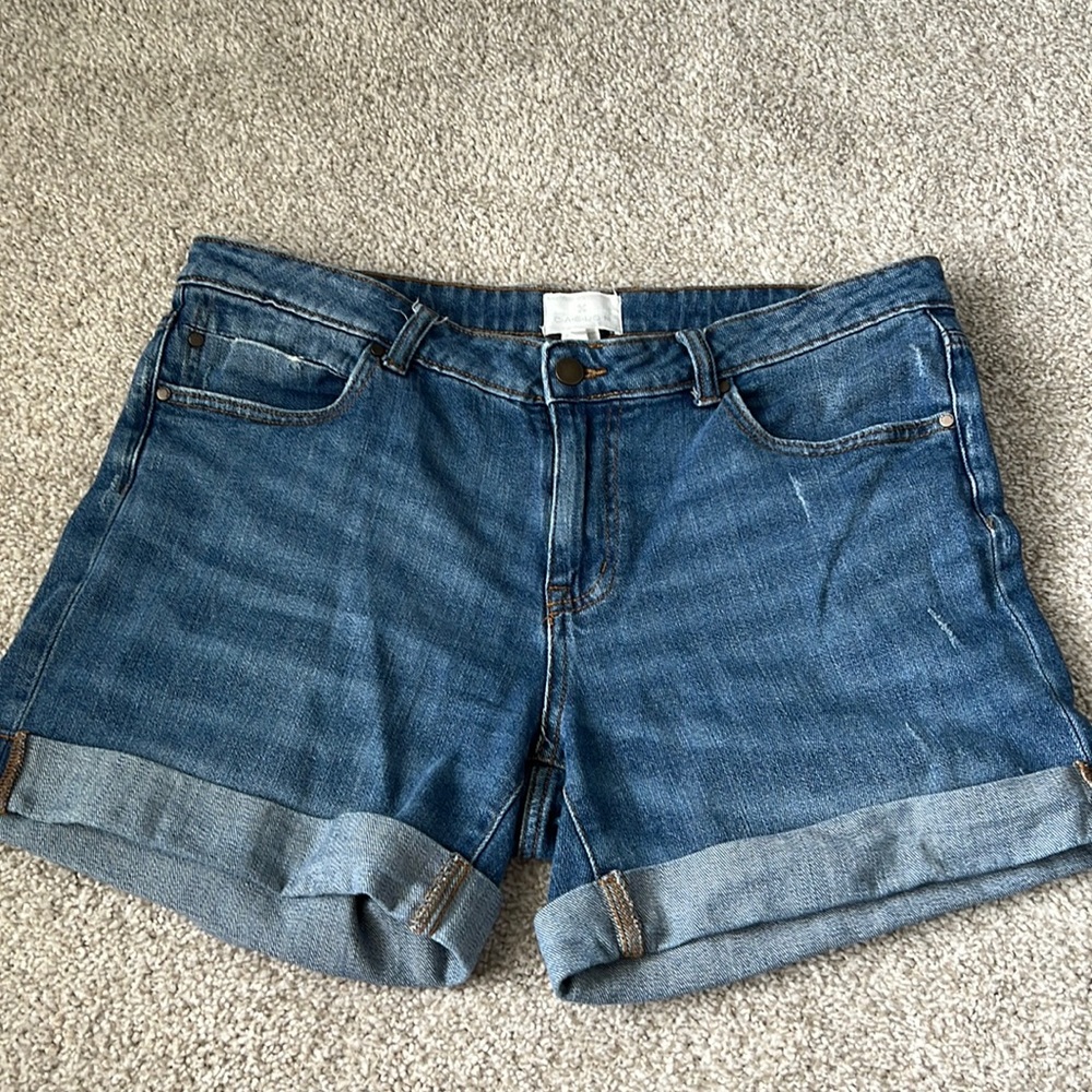 Caslon boyfriend denim shorts size 30
